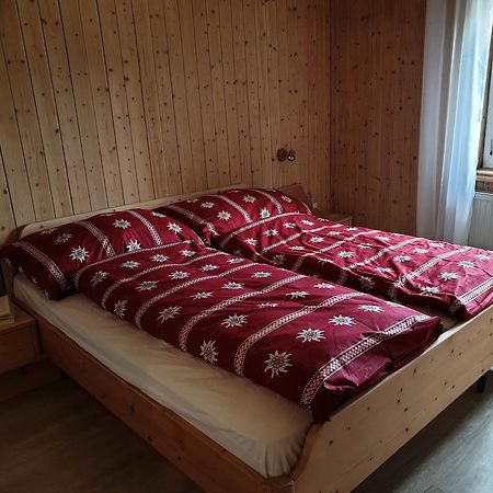 Ferienwohnung Antonia Surcuolm Exteriör bild